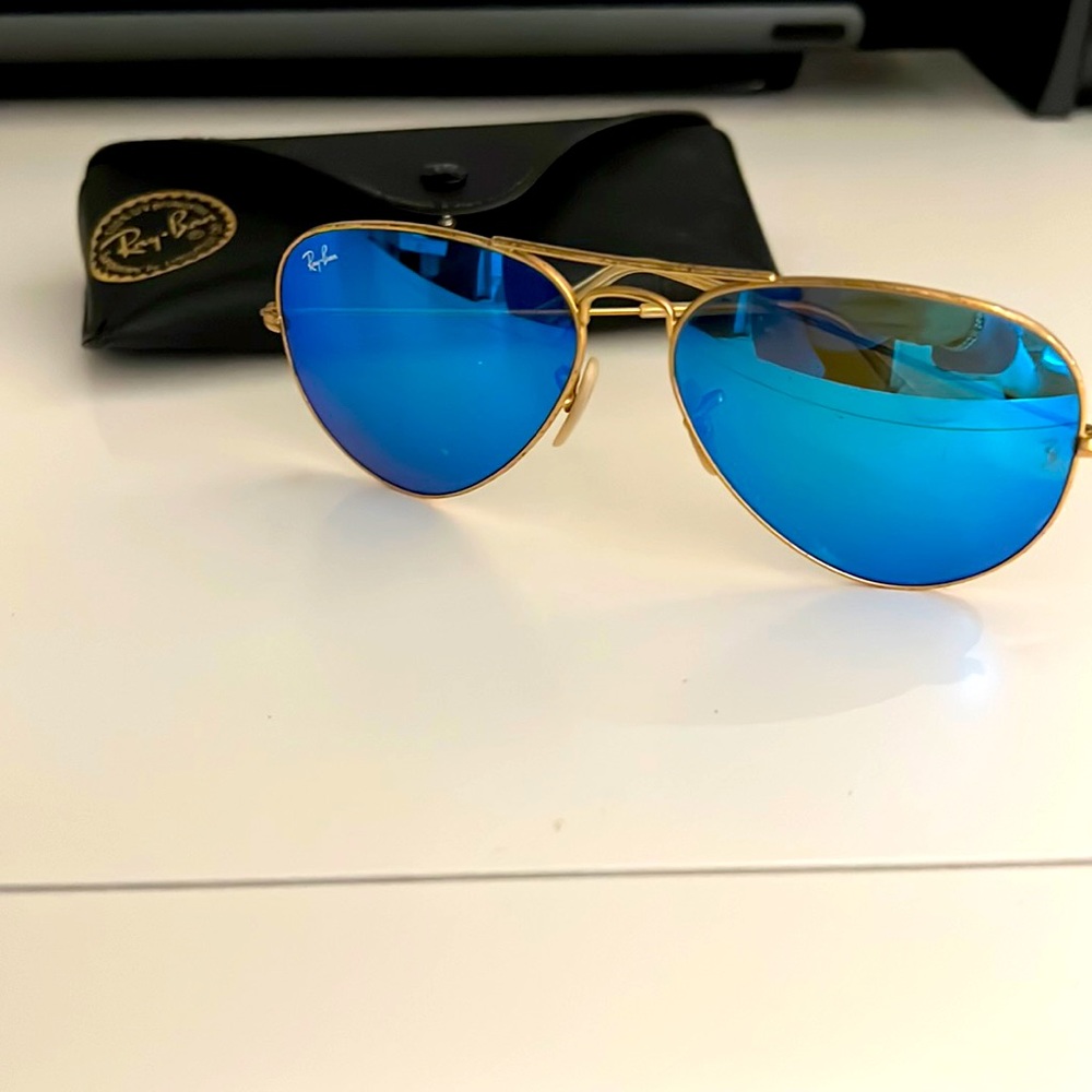 Blue mirror ray bans